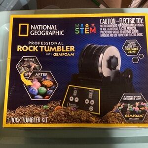 New! National Geographic Black and Yellow Rock Tumbler Kit